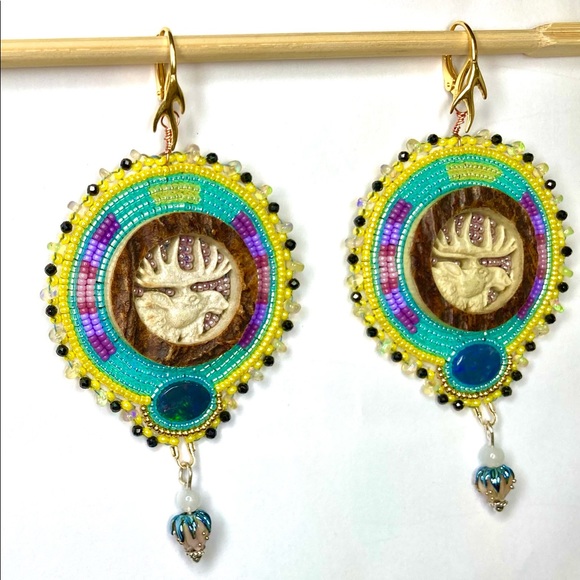 Beaded Beadwork Carved Antler Moose and Black/Ethiopian Opal Drop Earrings - Picture 6 of 10